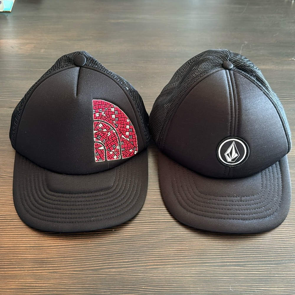 New/Like New Volcom & North Face Trucker 2 Hat Bundle